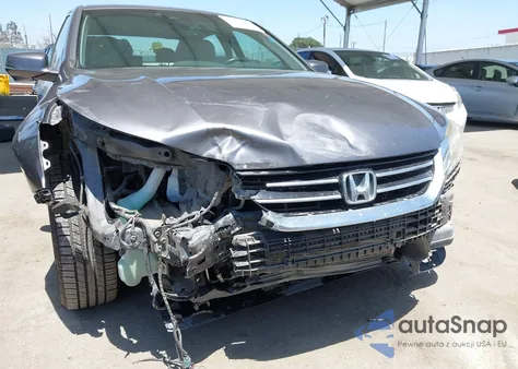 2013 Honda Accord Touring z USA, uszkodzony, nr VIN 1HGCR3F97DA046789